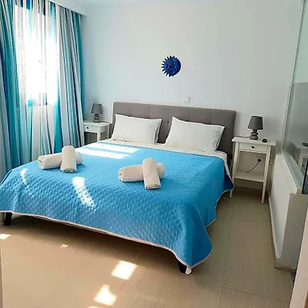 Hotel White & Blue