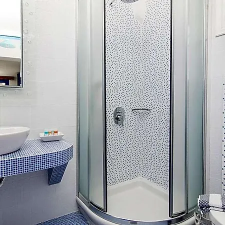 Hotel White & Blue 3*