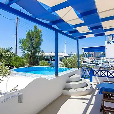 Hotel White & Blue Emboreion